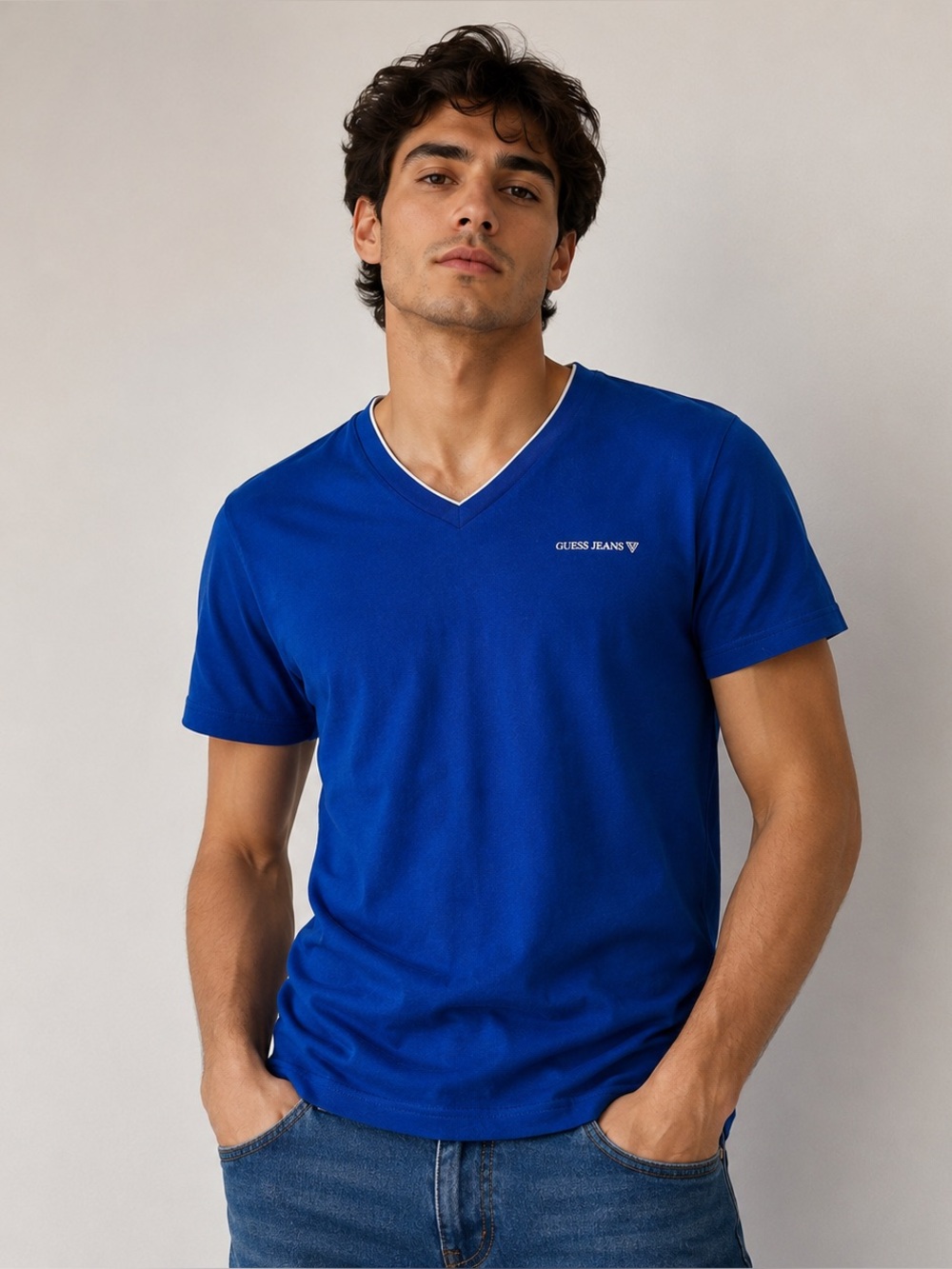 Guess men’s basic t shirt medium